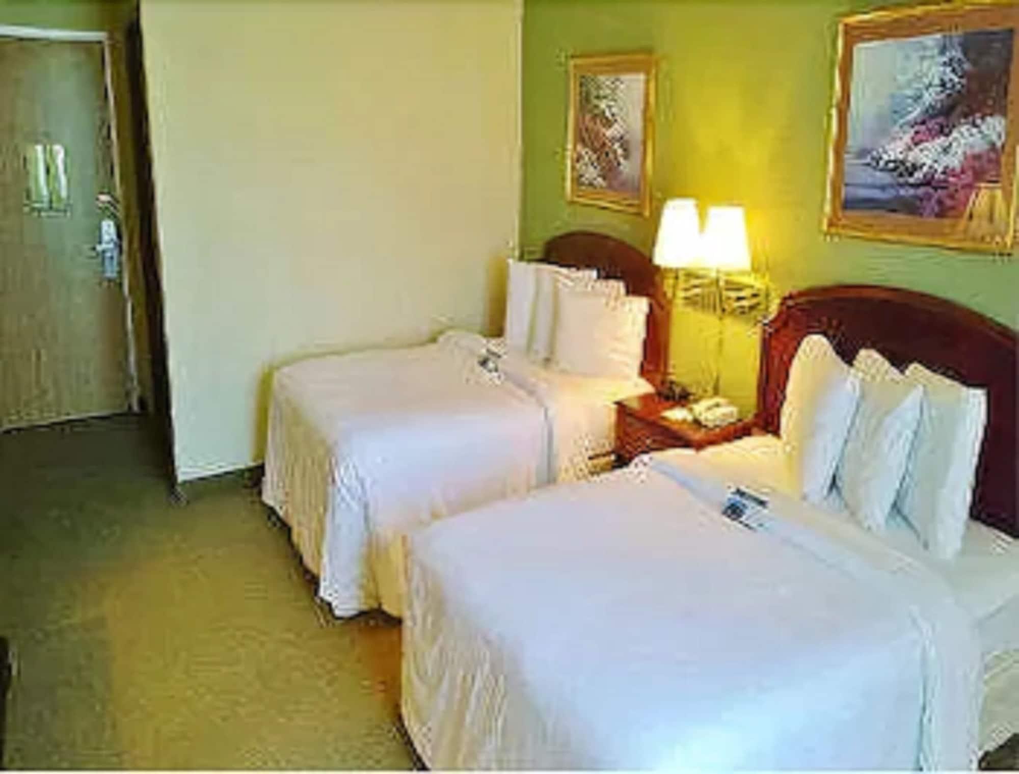 Clarion Pointe Bloomington-Normal Near I-55 And University Bagian luar foto