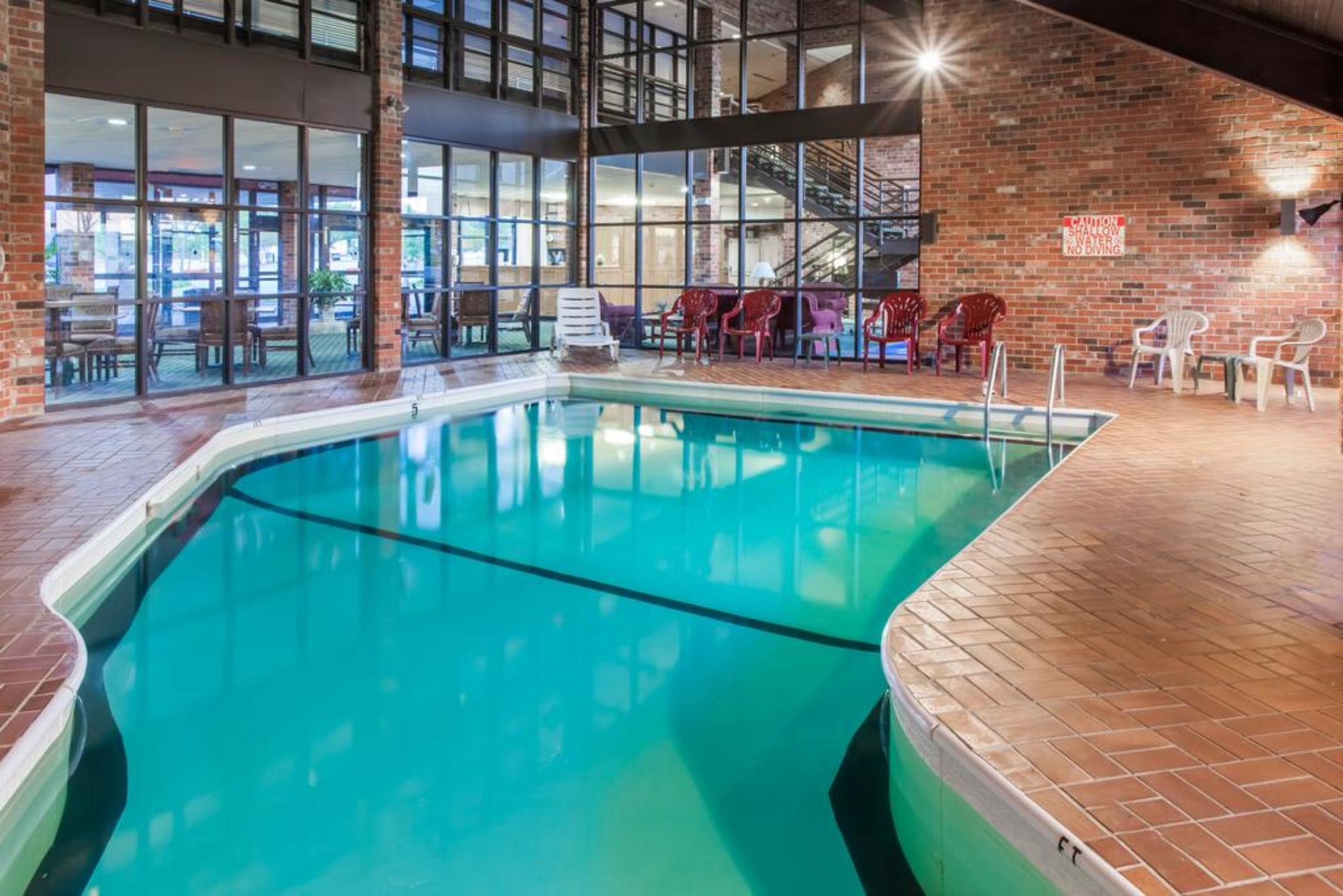 Clarion Pointe Bloomington-Normal Near I-55 And University Bagian luar foto