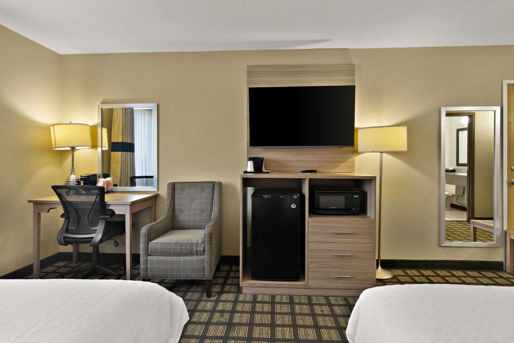 Clarion Pointe Bloomington-Normal Near I-55 And University Bagian luar foto