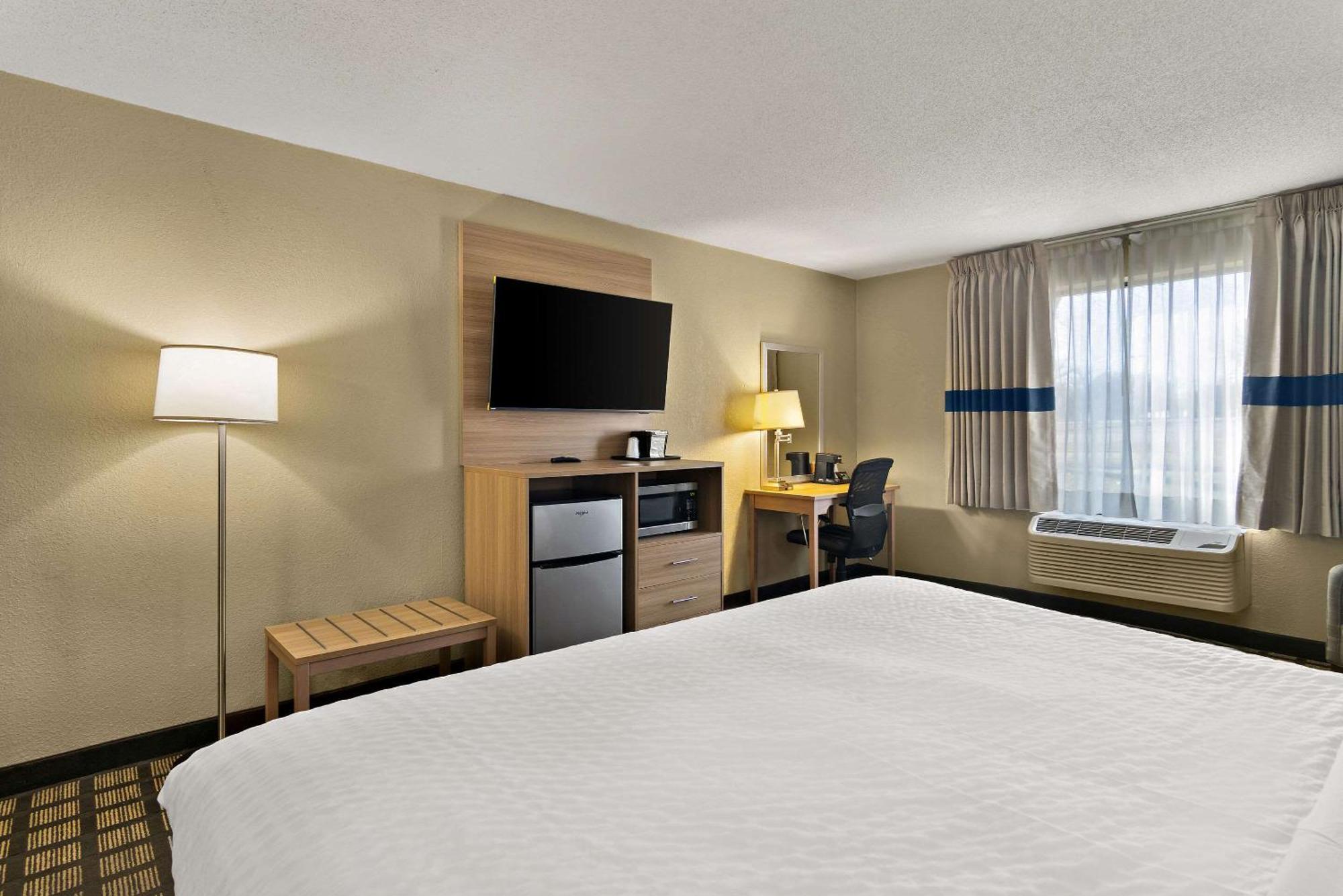 Clarion Pointe Bloomington-Normal Near I-55 And University Bagian luar foto