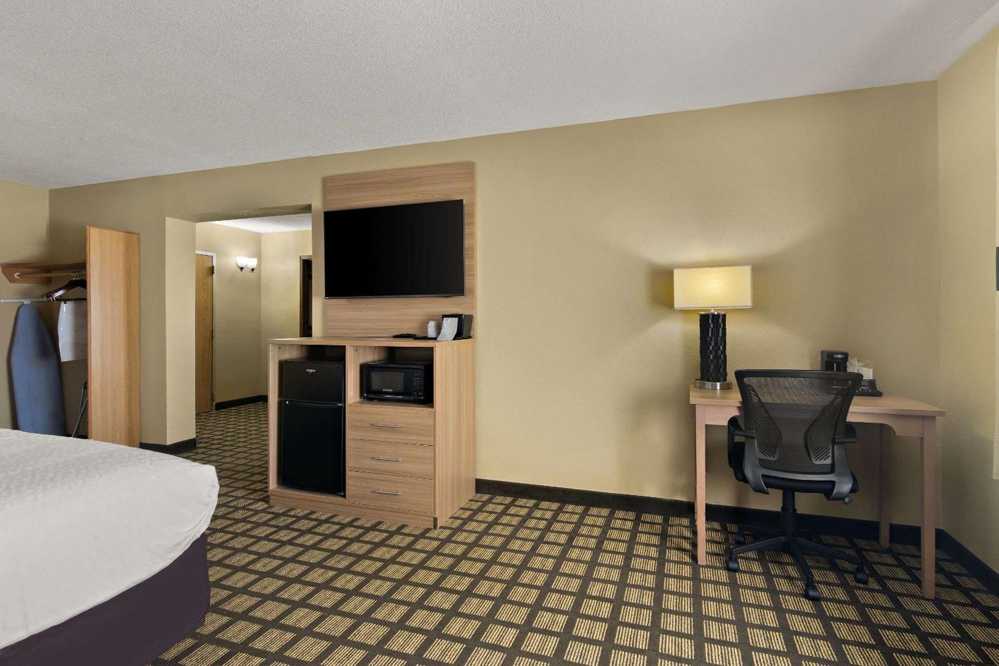 Clarion Pointe Bloomington-Normal Near I-55 And University Bagian luar foto