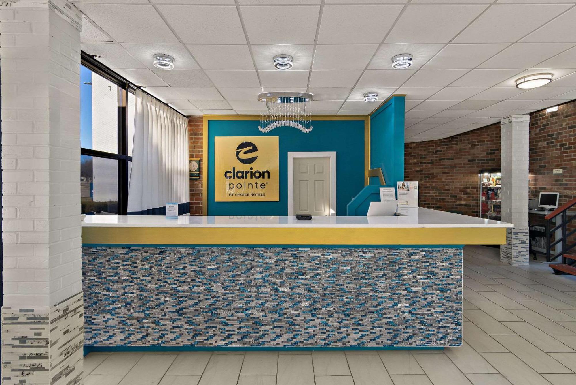 Clarion Pointe Bloomington-Normal Near I-55 And University Bagian luar foto