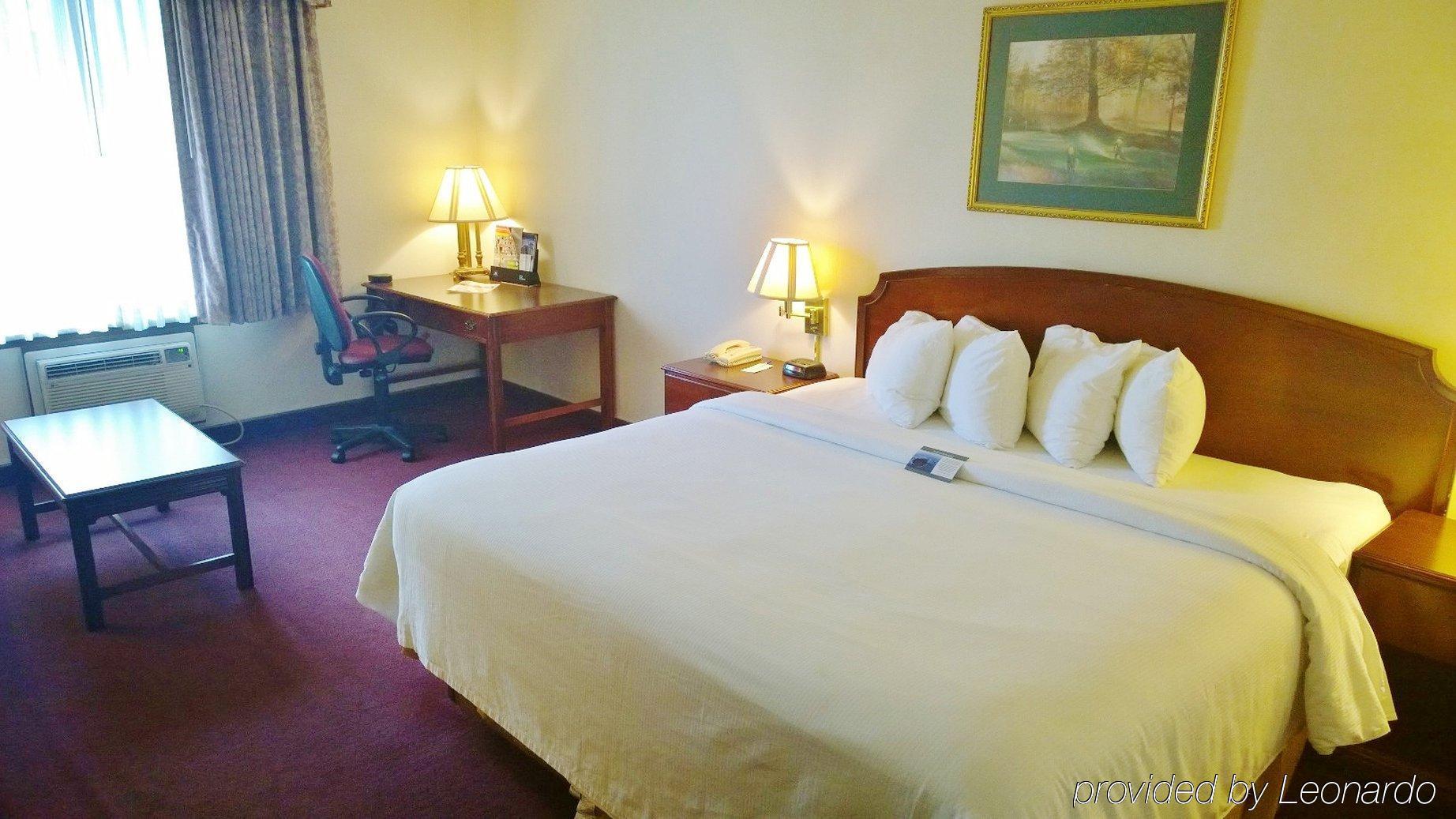 Clarion Pointe Bloomington-Normal Near I-55 And University Bagian luar foto