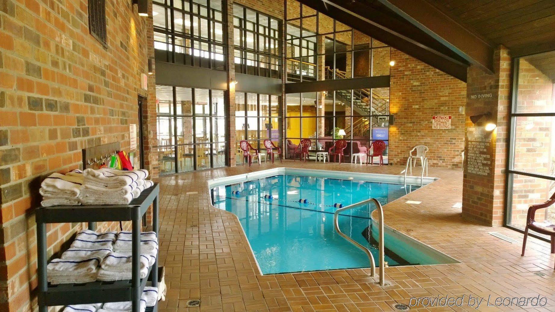 Clarion Pointe Bloomington-Normal Near I-55 And University Bagian luar foto